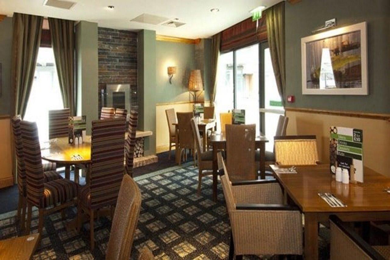 Premier Inn فروم المظهر الخارجي الصورة