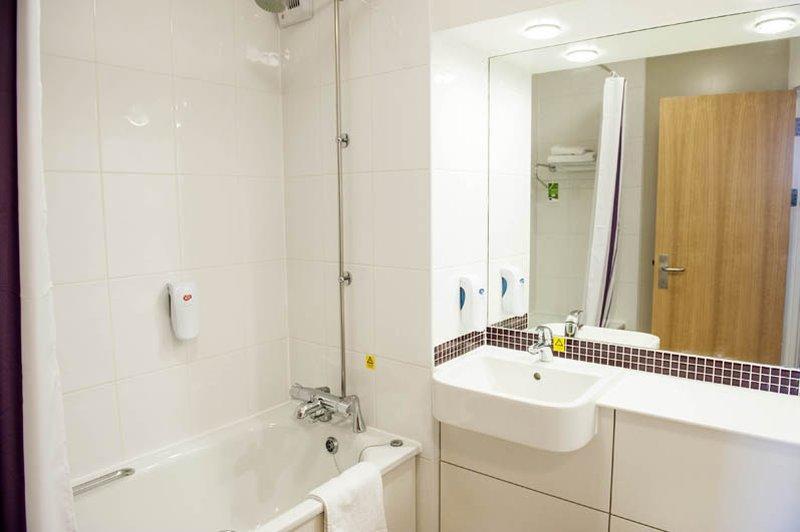 Premier Inn فروم المظهر الخارجي الصورة
