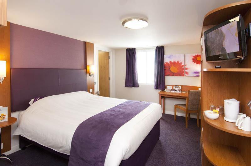 Premier Inn فروم المظهر الخارجي الصورة
